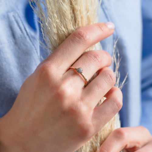 Pavé engagement ring with moissanites LUCY