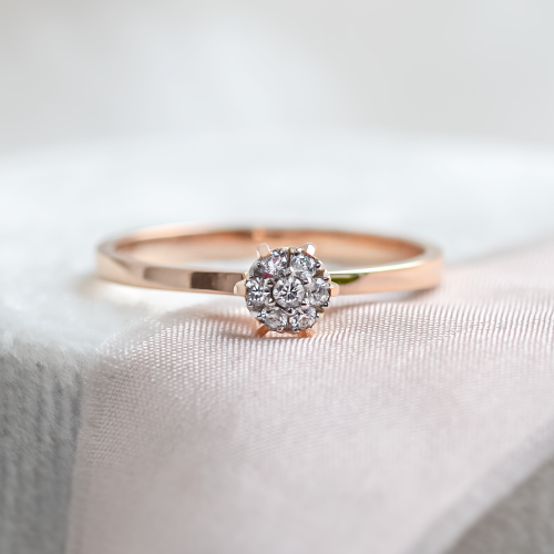 Pavé engagement ring with moissanites LUCY