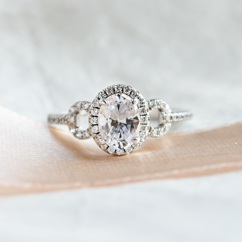 Luxusní zásnubní prsten s moissanity MERYL