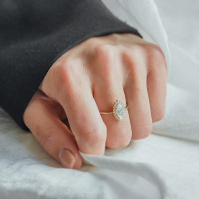 Halo zásnubní prsten s marquise diamantem JULIA