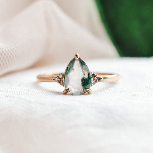 Netradiční zásnubní prsten s mechovým achátem a diamanty ALBRUNA