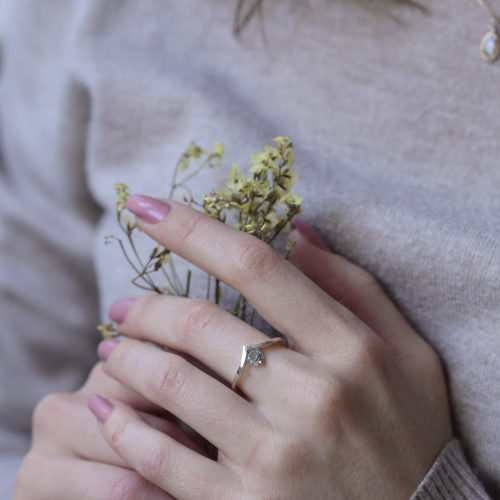 Gold ring with moss agate AMY