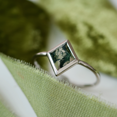 Gold ring with moss agate AUGUSTA