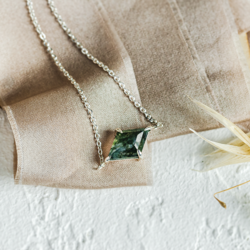 Gold bracelet with kite moss agate AVARI