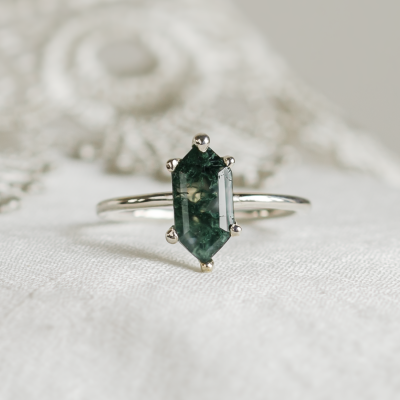 Gold ring with hexagon moss agate BENIE