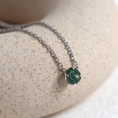 Mechový achát ve zlatém náhrdelníku ELF