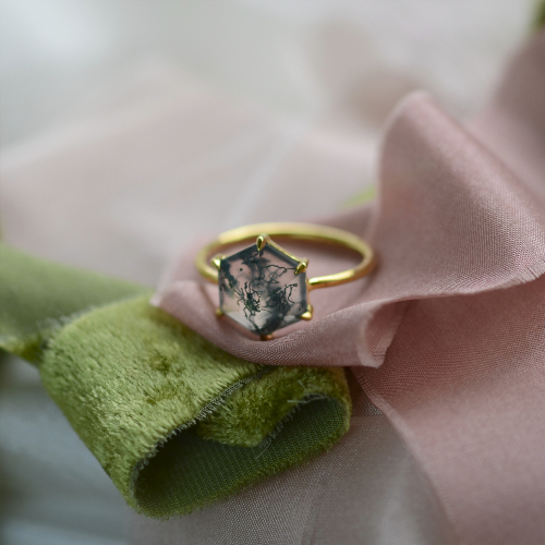 Gold ring with moss agate ELIONOR