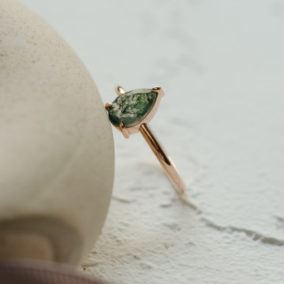 Minimalist engagement ring with moss agate FREYA