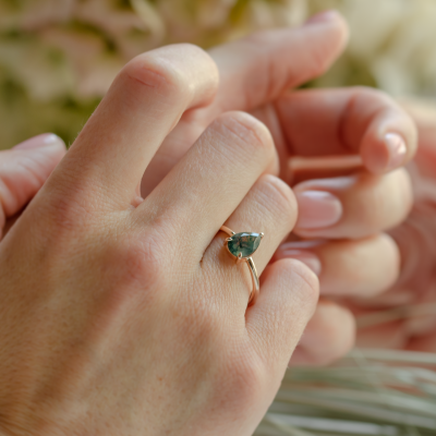 Minimalist engagement ring with moss agate FREYA