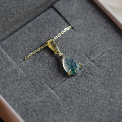 Gold necklace with pear moss agate and diamond GISELLE