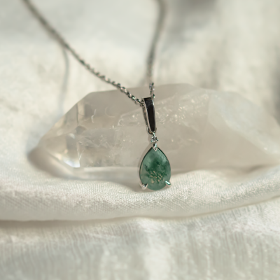 Gold necklace with pear moss agate and diamond GISELLE