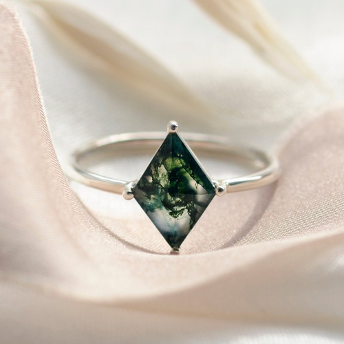 Geometric engagement ring with moss agate LUCCA