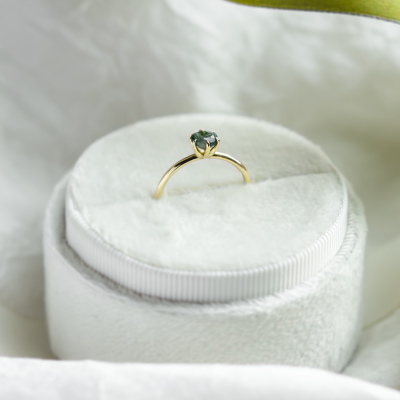 Minimalist engagement ring with moss agate MAGGIE