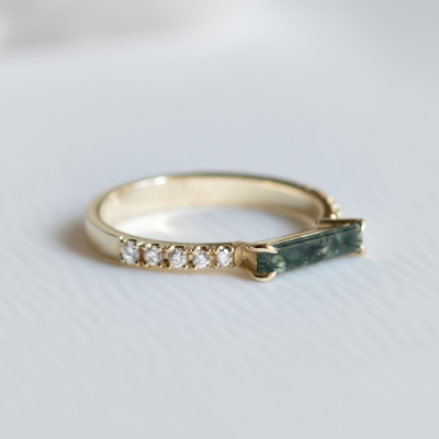 Unusual engagement ring with baguette moss agate and diamonds MILA