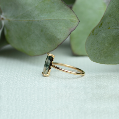 Gold ring with moss agate MOS