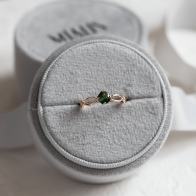 Gold ring with moss agate and diamonds QUEEN