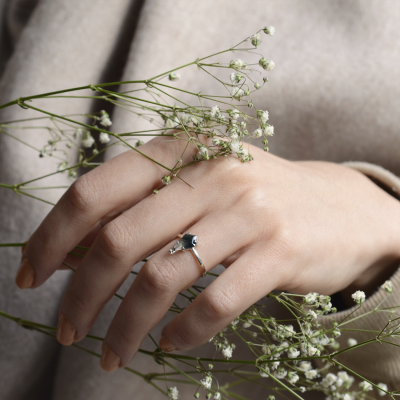 Gold ring with moss agate SAMUNA