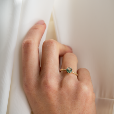 Minimalist gold ring with moss agate STAMI