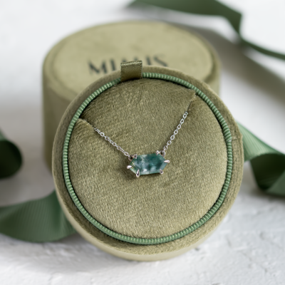 Zlatý náhrdelník s hexagon mechovým achátem VALINOR