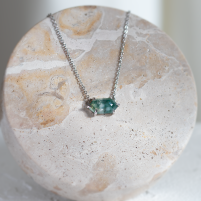 Zlatý náhrdelník s hexagon mechovým achátem VALINOR