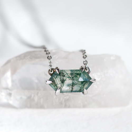 Zlatý náhrdelník s hexagon mechovým achátem VALINOR