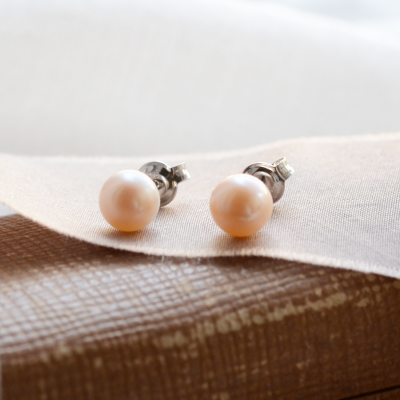 Stud peach pearl earrings QIANA