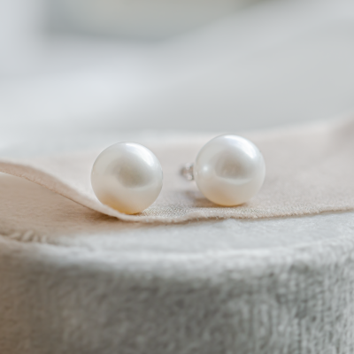 Pearl stud earrings VASKI
