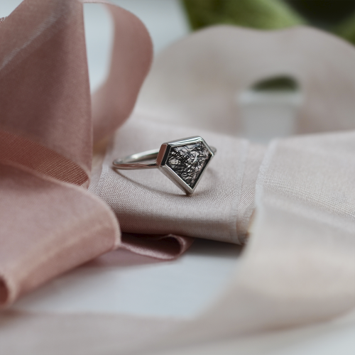 Gold ring with rutile quartz ALMONTE