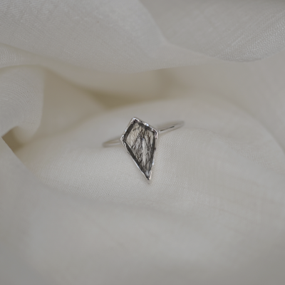 Zlatý minimalistický prsten s rutil quartzem BUNO