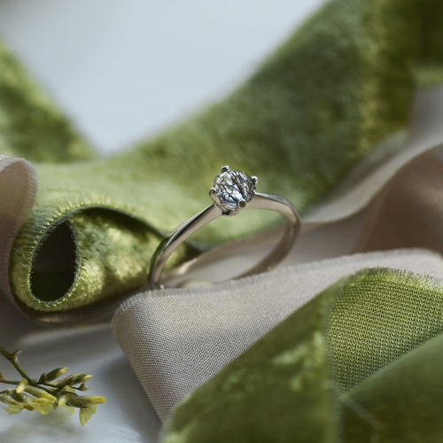 Gold ring with rutile quartz BURGO