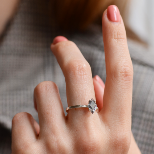 Gold ring with kite rutilated quartz and diamonds ESTER