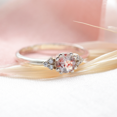 Zásnubní prsten s jahodovým křišťálem a diamanty FRAISE