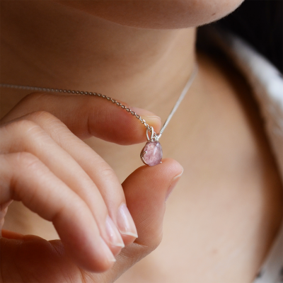 Gold necklace with strawberry quartz and diamond FRESA