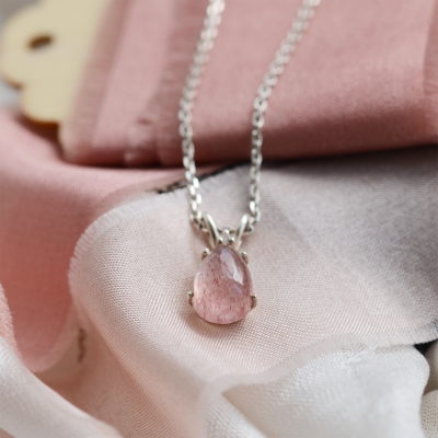 Gold necklace with strawberry quartz and diamond FRESA