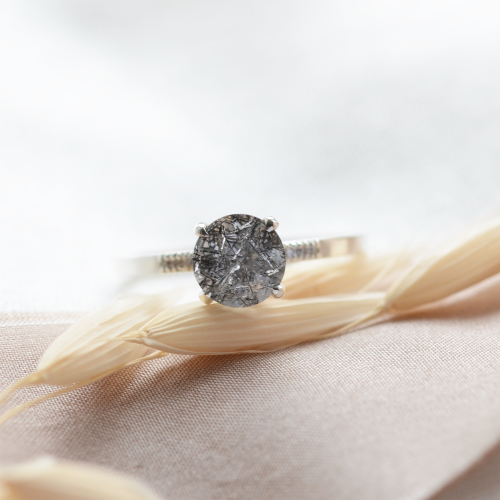 Rutilated quartz in gold ring with diamonds GIORGIA