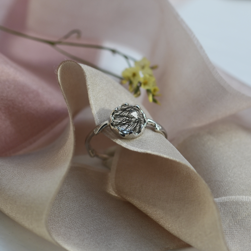 Gold ring with rutile quartz and diamonds HELLIN