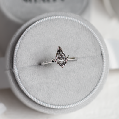 Minimalistický prsten s rutil quartzem a diamanty KIRA