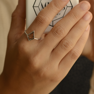 Zlatý minimalistický prsten s rutil quartzem LORA