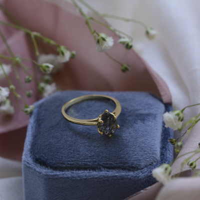 Zlatý prsten s quartzem ve tvaru kapky OLLY