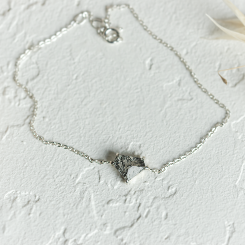 Origin ln N ramek S Rutilov m K i lem POLLY MIALIS