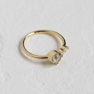 Gold ring with rutilated quartz and diamonds QUIDO