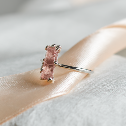 Unusual ring with strawberry quartz ROSA