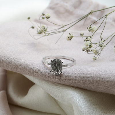 Minimalistický prsten s oválným rutil quartzem a diamanty ROXANE