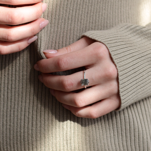 Minimalist ring with oval rutil quartz and diamonds ROXANE