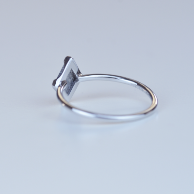 ERICA gold diamond ring in an authentic cut