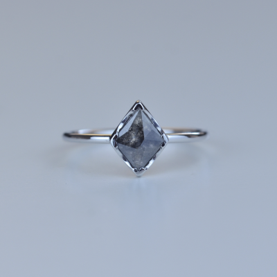 ERICA gold diamond  0.51 Ct ring in an authentic cut