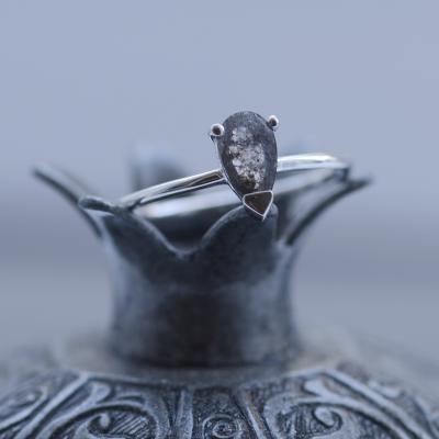 Zlatý prsten s diamantem salt and pepper ESSO