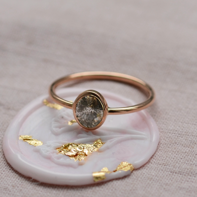 Gold ring with salt and pepper diamond HIKS