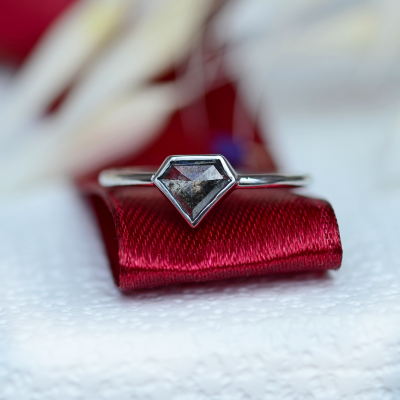  JOANA gold ring with salt and pepper diamond 0.53 ct