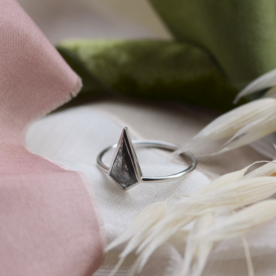 Originální prsten s diamantem salt and pepper .94ct KELLY